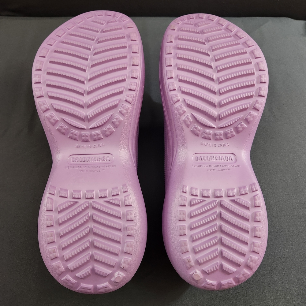 Balenciaga Pool Crocs Slide Sandals In Lilac - Picture 9 of 16